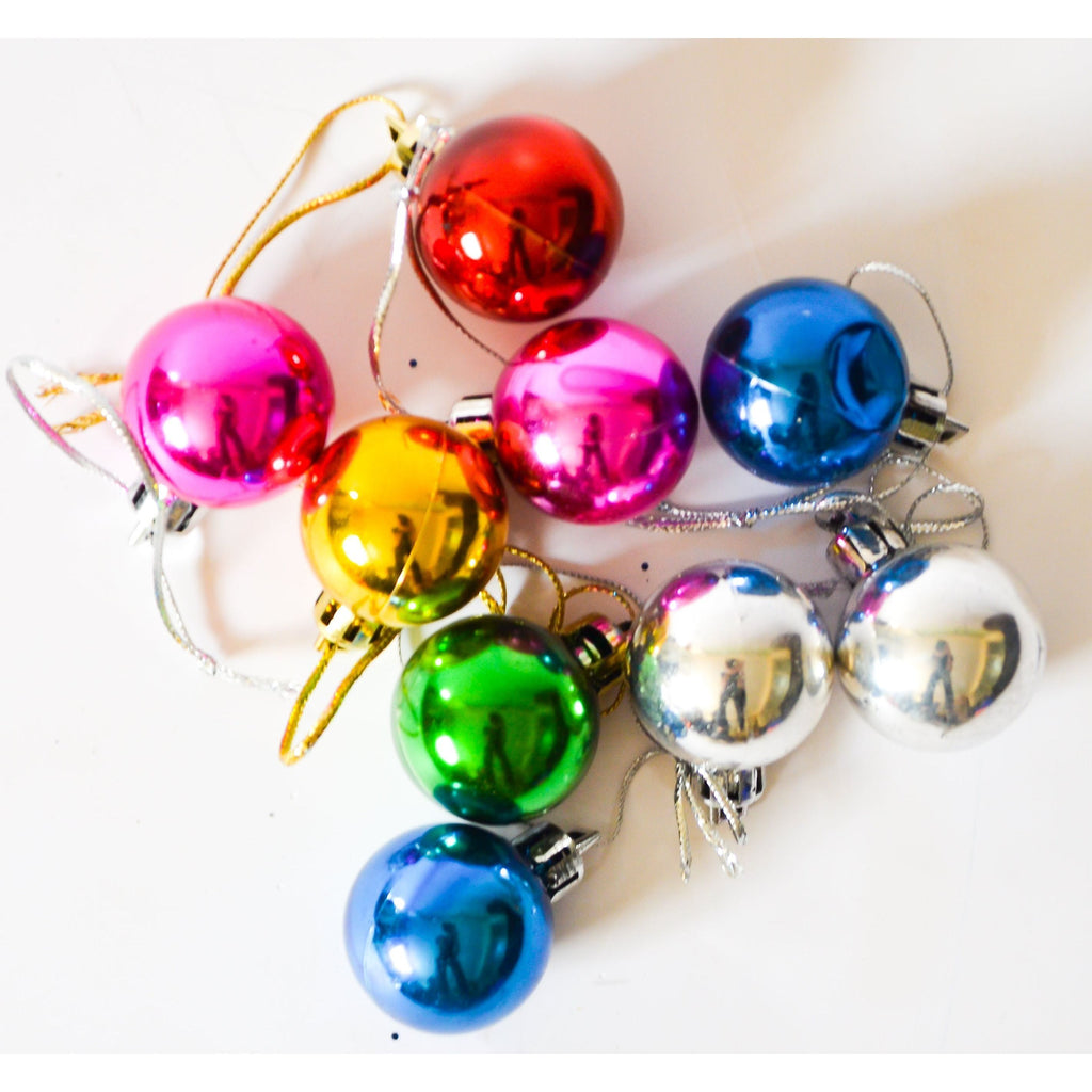 Antique White Colourful Ball Christmas Decor Toyzoona CR138.jpg Seasonal